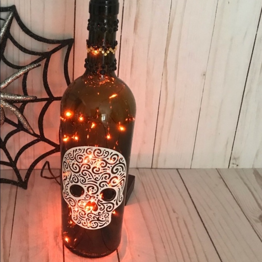 Halloween Decor. Lighted bottle. Hand Made NWT